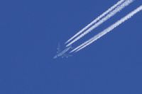 Read more: ChemTrail Photos - Day 7 - 03.04.2010 - Pozdrav od 4 motorne Ajkule