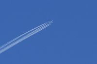 Read more: ChemTrail Photos - Day 7 - 03.04.2010 - Pozdrav od 4 motorne Ajkule