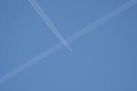 Read more: ChemTrail Photos - Day 20 - 29.04.2010 - Grupnjak na nebu