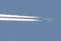 Read more: ChemTrail Photos - Day 49 - 13.11.2010 -  Uobičajena gužva na nebu