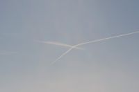 Read more: ChemTrail Photos - Day 49 - 13.11.2010 -  Uobičajena gužva na nebu