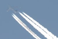 Read more: ChemTrail Photos - Day 53 - 16.01.2011 -  Nepoznati četveromotorni zaprašivač