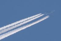 Read more: ChemTrail Photos - Day 53 - 16.01.2011 -  Nepoznati četveromotorni zaprašivač